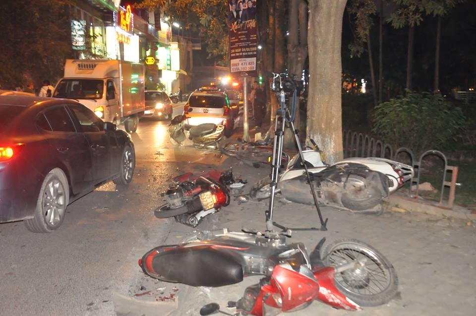 danh tinh nu tai xe lexus o ha noi dam lien hoan khien 6 nguoi nhap vien