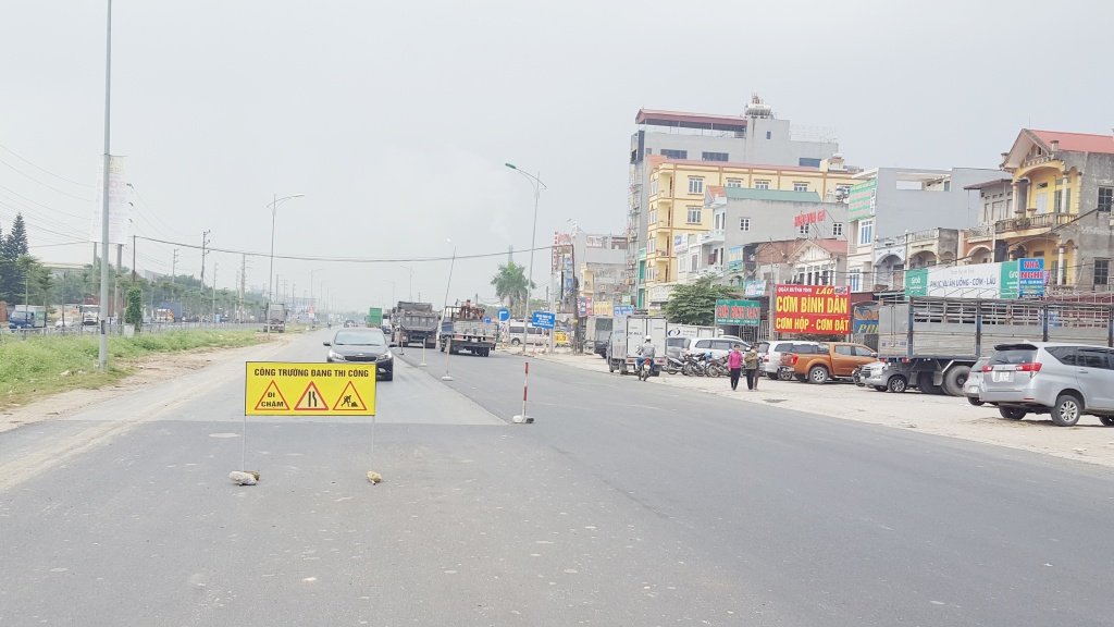 cong ty bot pha lai noi gi sau khi hang tram tai xe xuong duong phan doi thu phi