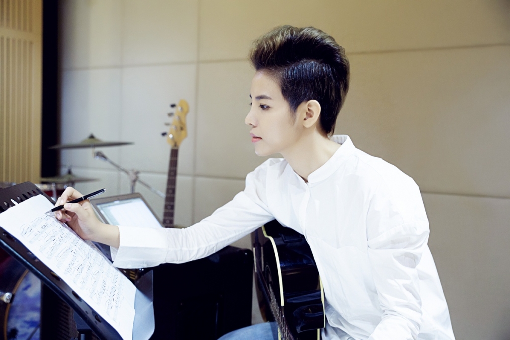 bi sao ngoai to dao nhai vpop de dau cho het xau ho