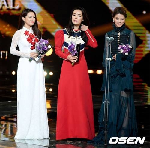 showbiz viet an mung mot nam dai thang tren truong quoc te