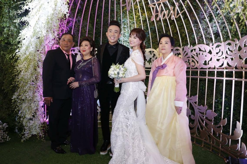showbiz viet 2016 mot nam bao bung voi scandal