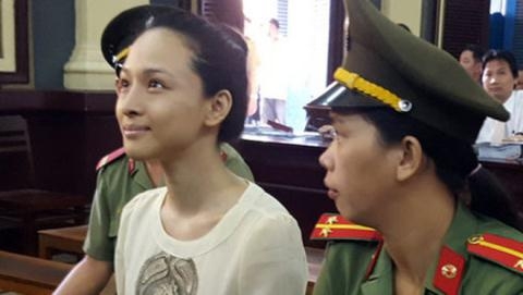 showbiz viet 2016 mot nam bao bung voi scandal