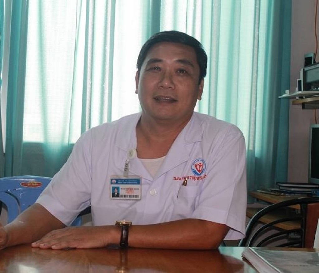 than trong khi lam dep an tet