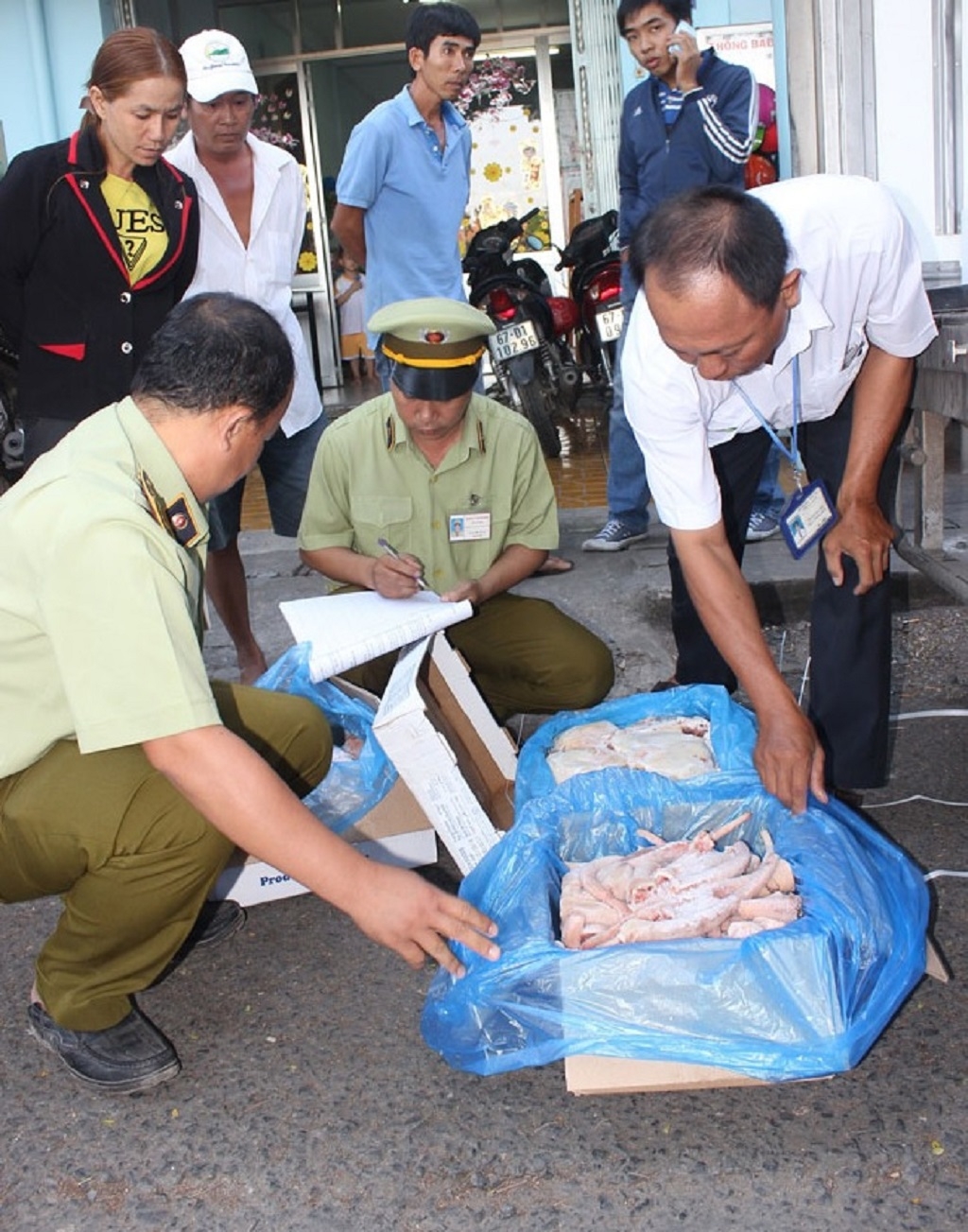 An Giang: Thu giữ gần 2.000 kg thịt nhập khẩu không rõ nguồn gốc an giang thu giu gan 2000 kg thit nhap khau khong ro nguon goc