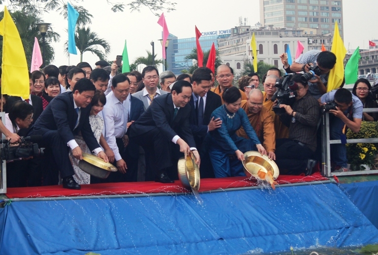 chu tich nuoc cung kieu bao tha ca chep tien ong tao