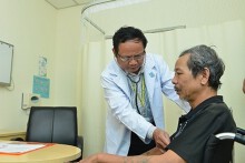 Mưa kéo dài xuyên Tết, số lượng bệnh nhân viêm phổi tăng cao