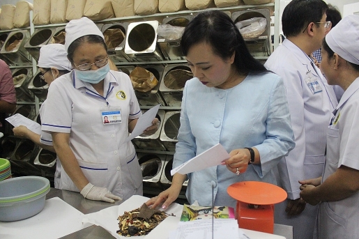 Bộ trưởng Nguyễn Thị Kim Tiến: Y học cổ truyền chưa phát huy đúng tiềm năng bo truong nguyen thi kim tien y hoc co truyen chua phat huy dung tiem nang