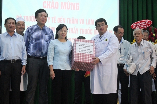 Bộ trưởng Nguyễn Thị Kim Tiến: Y học cổ truyền chưa phát huy đúng tiềm năng bo truong nguyen thi kim tien y hoc co truyen chua phat huy dung tiem nang
