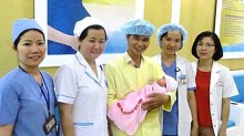 30 y bác sĩ ‘chạy đua’ giành giật sự sống cho mẹ con sản phụ