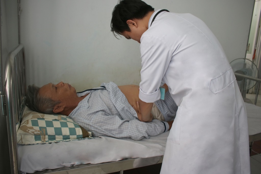 chuong bung keo dai nguoi dan ong bat ngo khi biet vo khoi u o gan