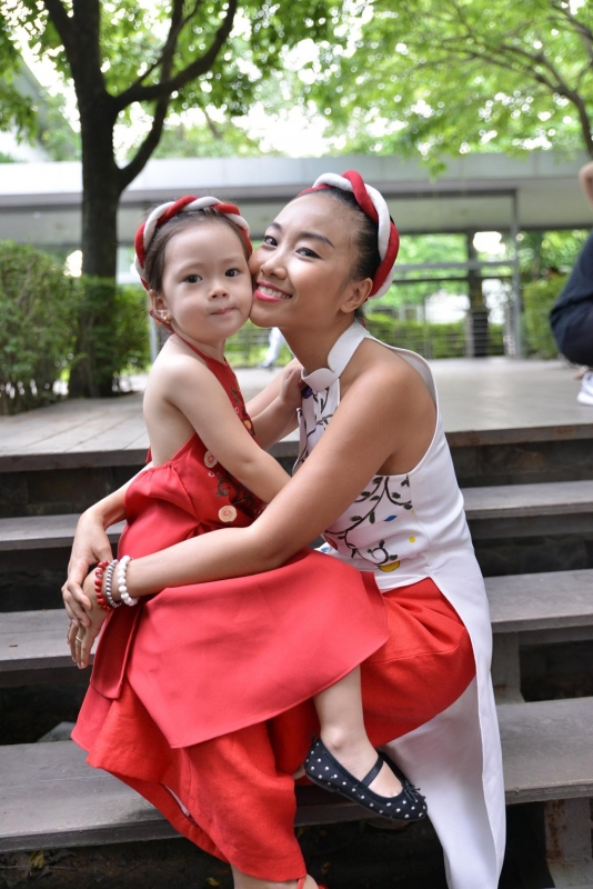 con gai doan trang lem linh khi lam mau nhi