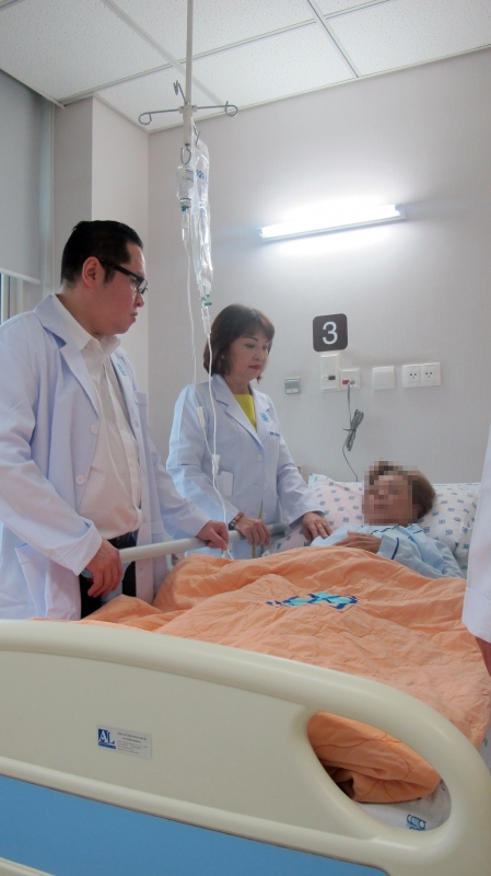 3 gio cang thang boc u buou hiem gap nang gan 1kg o than phai