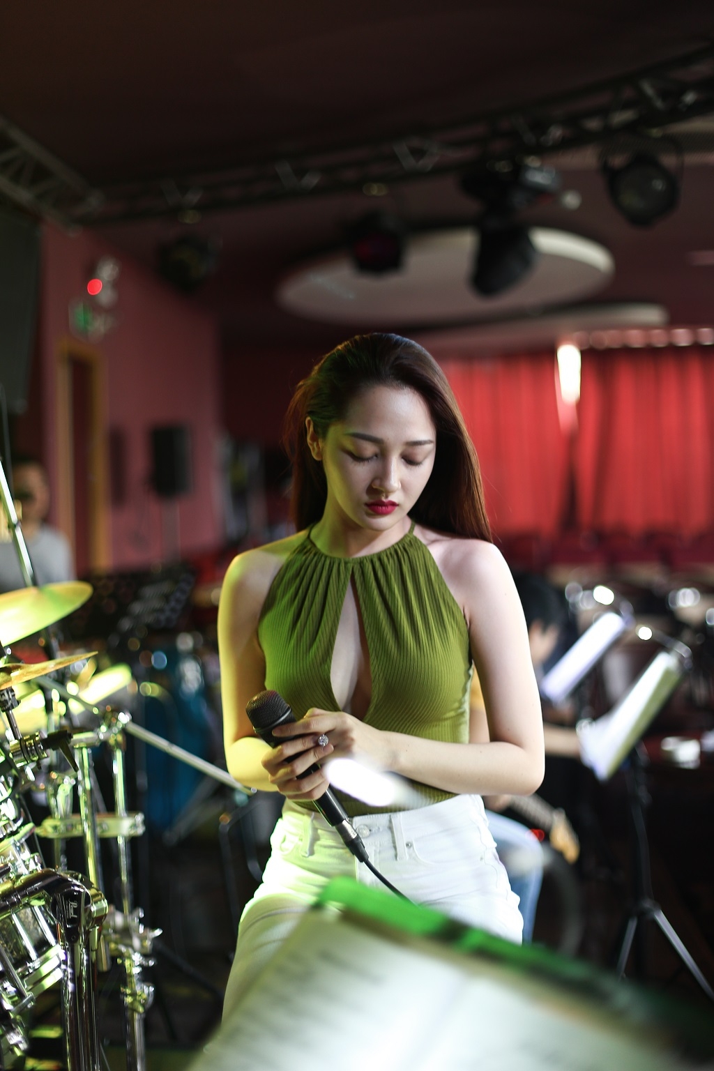 bao anh say sua hat ve nhung giai doan be tac cua tinh yeu