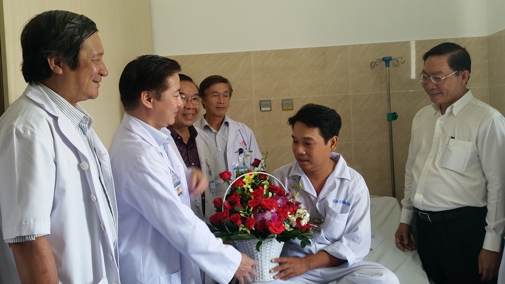 can canh robot phau thuat dau tien o viet nam
