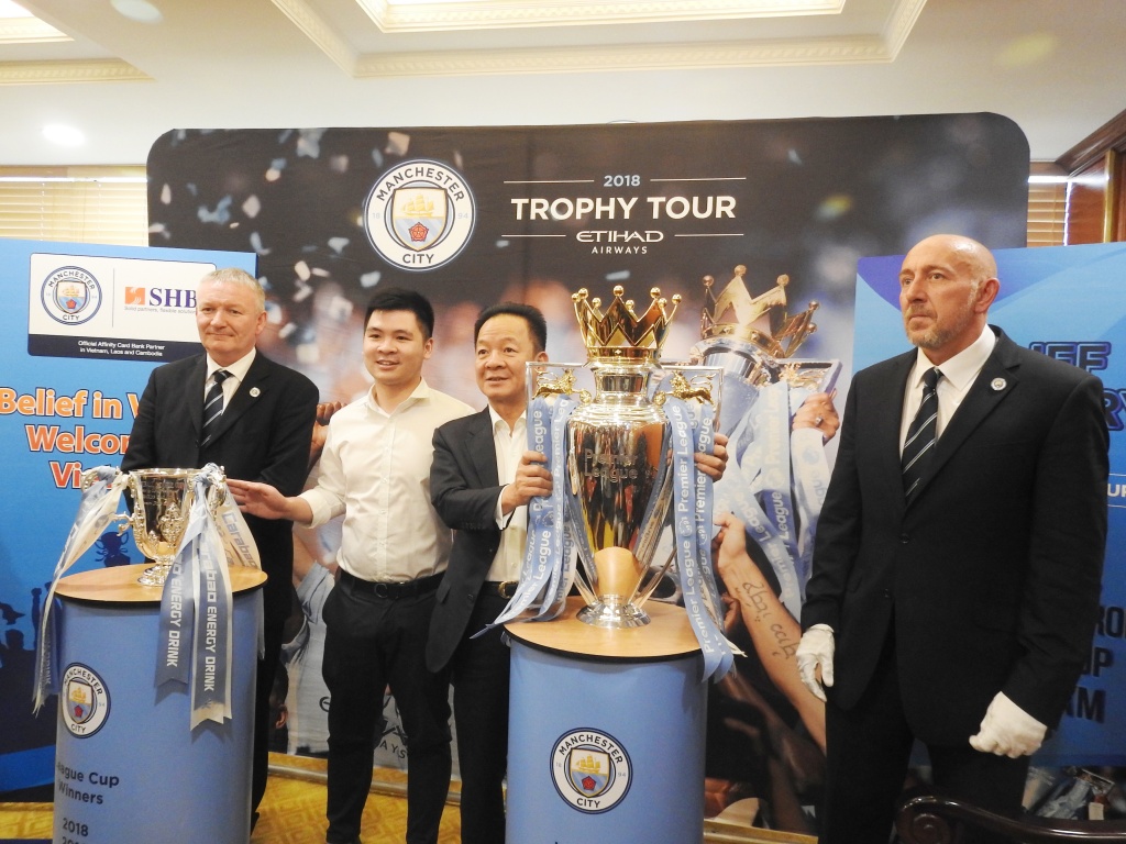 can canh cup vo dich ngoai hang anh cua doi manchester city