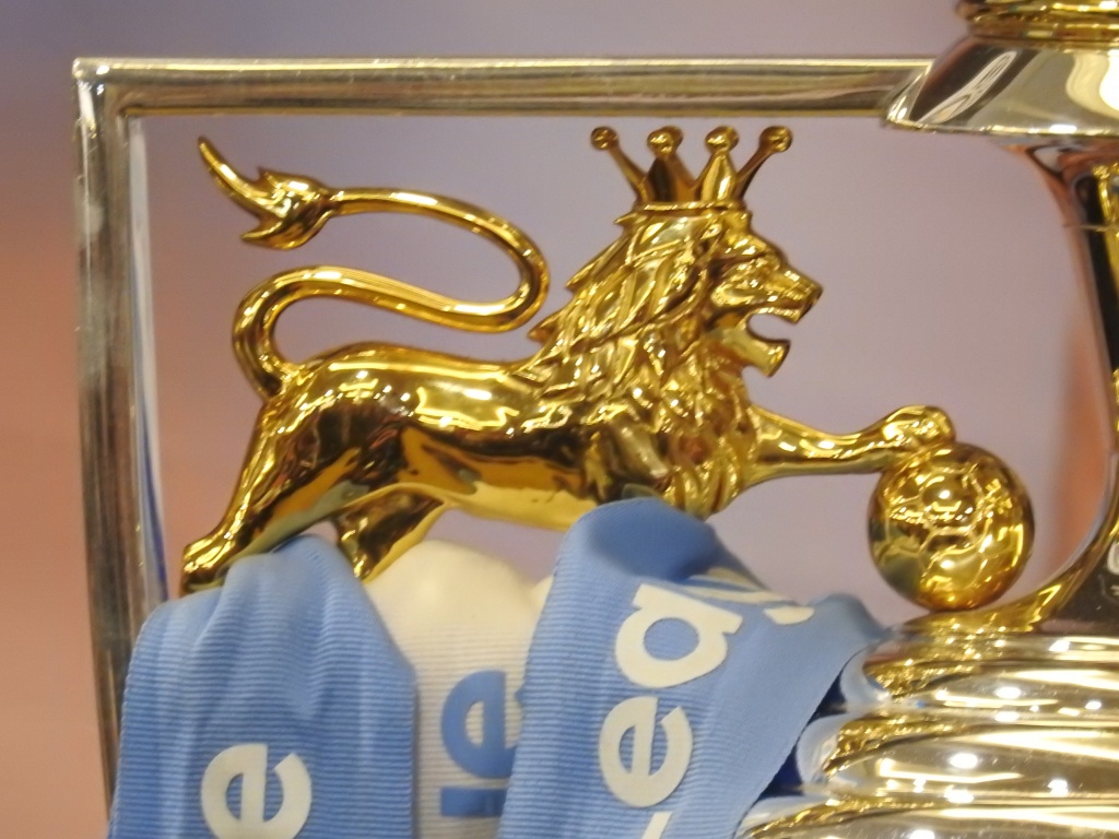 can canh cup vo dich ngoai hang anh cua doi manchester city