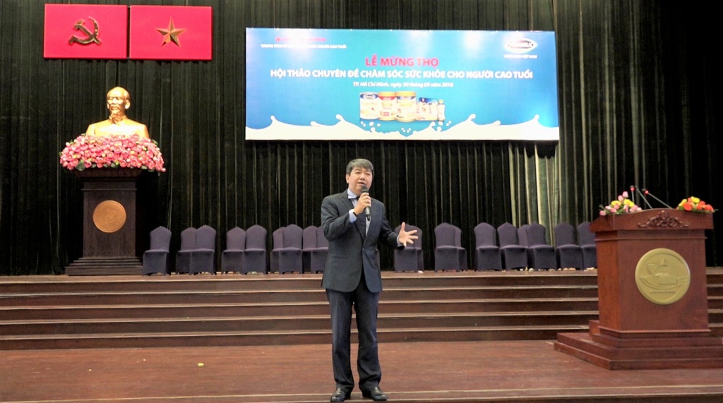vinamilk dong hanh cham soc suc khoe cho 1000 nguoi cao tuoi