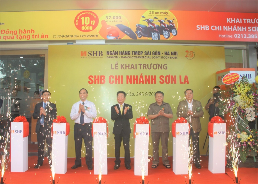 khai truong shb son la khach hang mo so tiet kiem co co hoi trung xe may honda vision moi thang