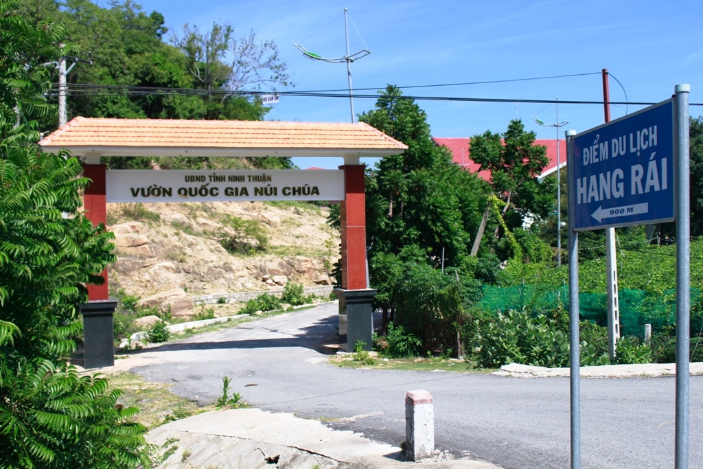 khung canh ngoan muc doc tuyen duong ven bien ninh thuan cam ranh