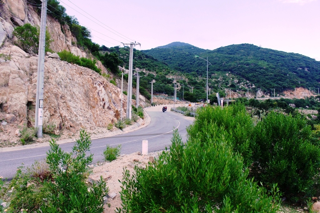 khung canh ngoan muc doc tuyen duong ven bien ninh thuan cam ranh