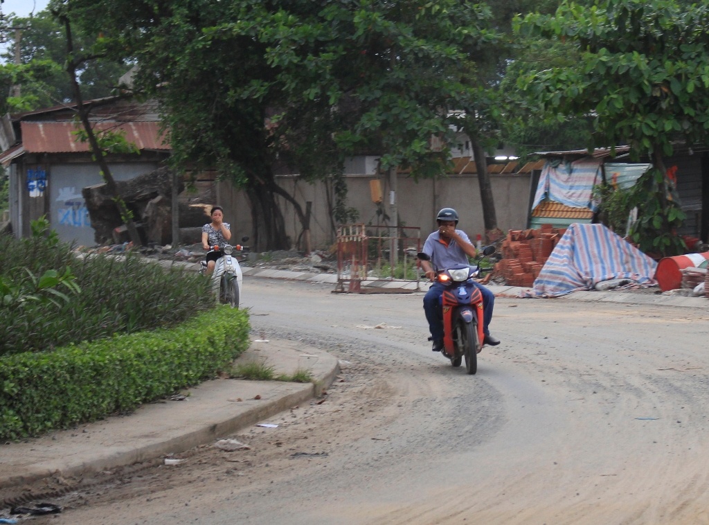 xe tai xe ben cay nat de dan bit mui tranh bui