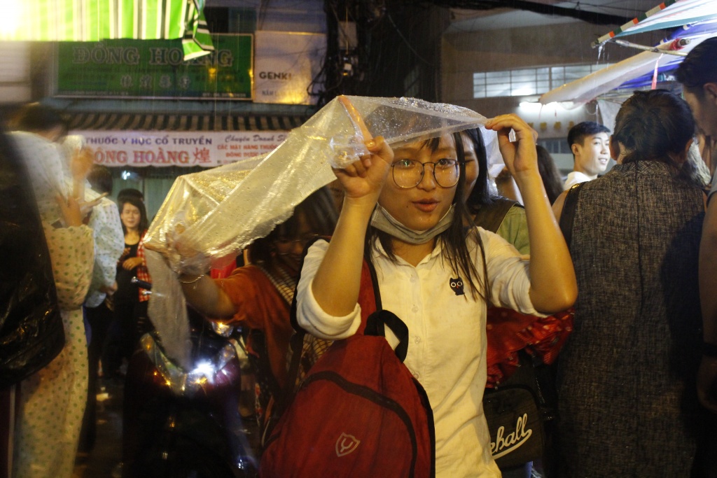 nguoi sai gon doi mua di choi trong dem trung thu