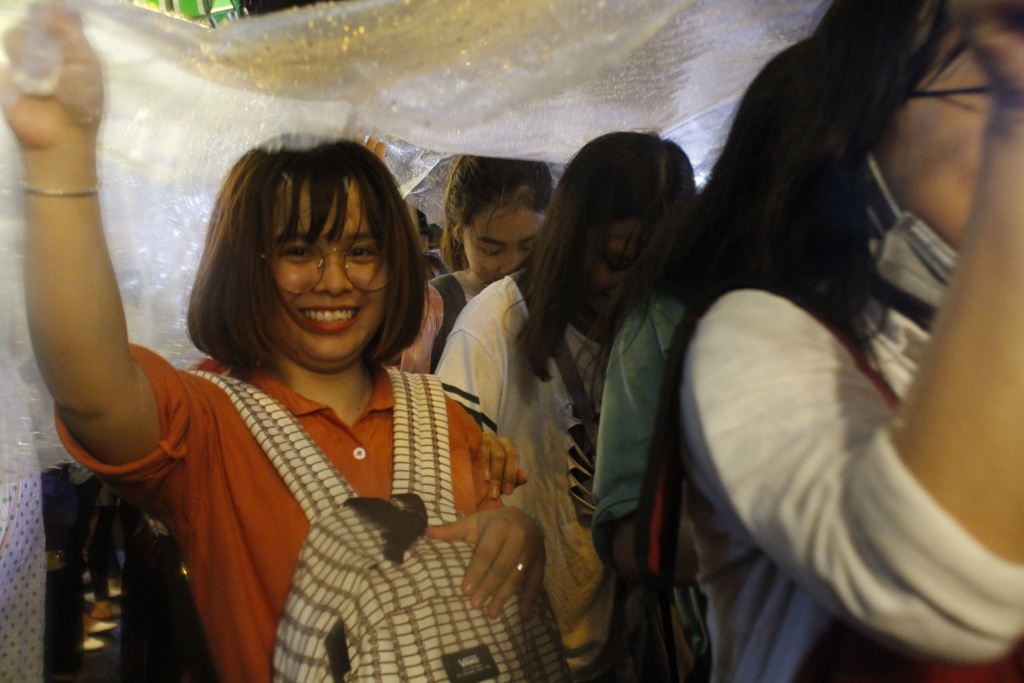 nguoi sai gon doi mua di choi trong dem trung thu