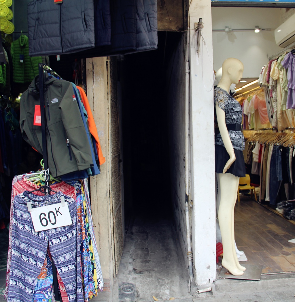 Những con ngõ siêu nhỏ, siêu tối ở Hà Nội nhung con ngo sieu nho sieu toi o ha noi