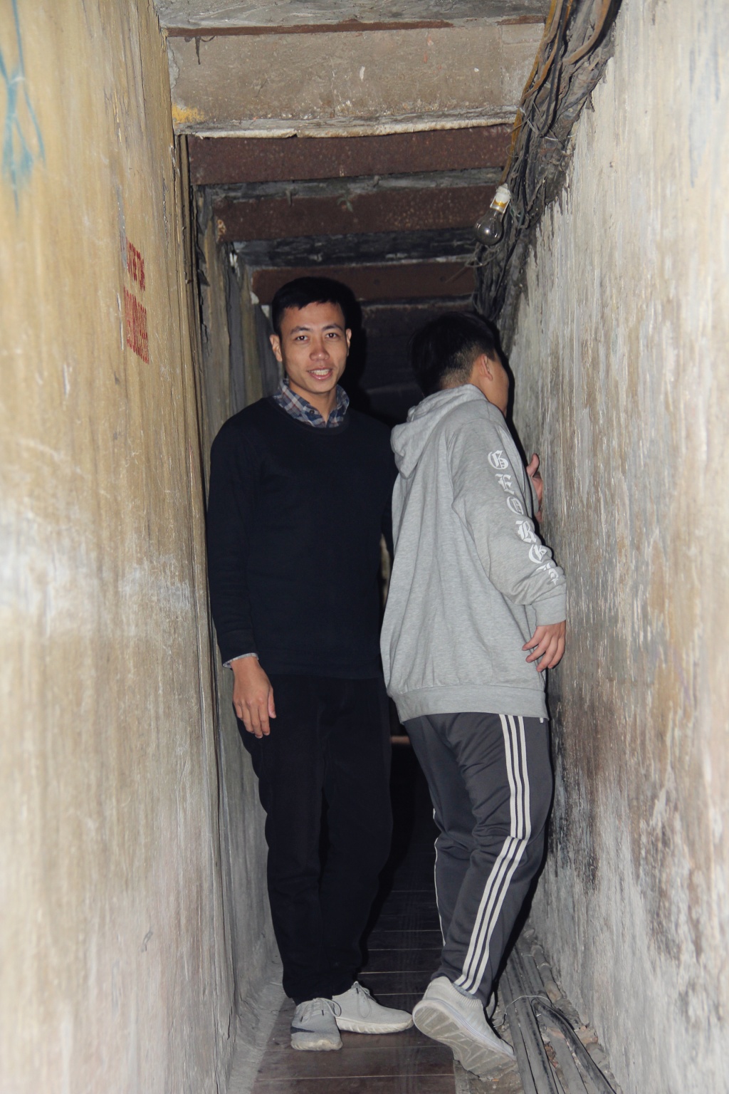 Những con ngõ siêu nhỏ, siêu tối ở Hà Nội nhung con ngo sieu nho sieu toi o ha noi