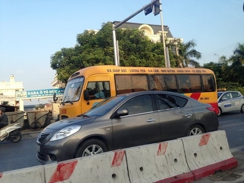 nhieu nha xe van vot khach o tuyen duong xuyen tam ha noi doc bao