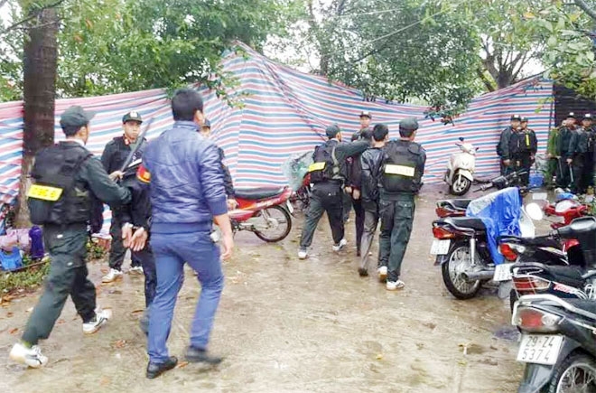 cong an ha dong ke chuyen pha soi bac khung giua trang trai