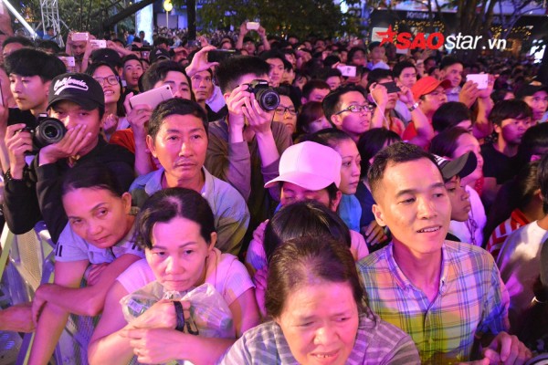 nhung hinh anh khien ban nen vui hay buon khi khong do ra duong don tet duong lich
