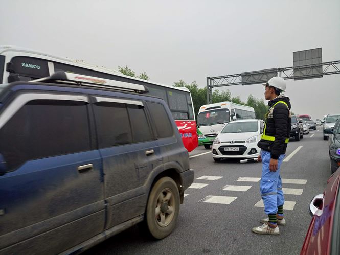 cao toc lao cai ha noi tang nhiet chieu ngay nghi le cuoi cung