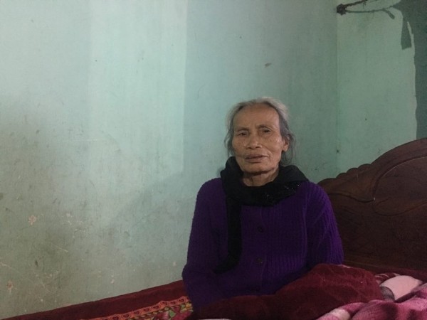 vu be gai khoc thet khi thay me sinh con thu 2 duoc 29 ngay thi toi bi chong duoi ra khoi nha