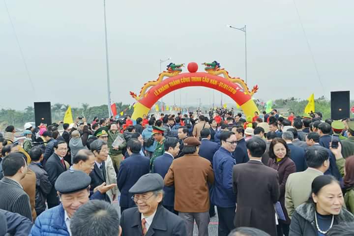 co cau sinh doi dan keo di xem dong chua tung thay