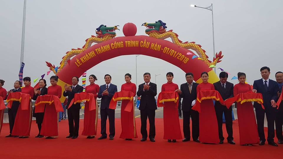 co cau sinh doi dan keo di xem dong chua tung thay