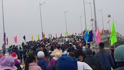 Có cầu 'sinh đôi', dân kéo đi xem đông chưa từng thấy
