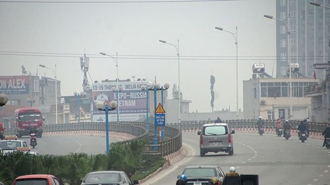 suong mu bao trum ha noi trong ngay lam viec dau nam 2018