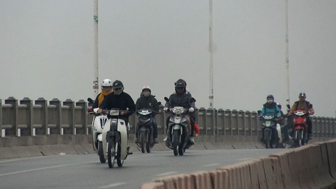 suong mu bao trum ha noi trong ngay lam viec dau nam 2018