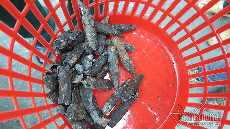 no lon o bac ninh tuong dong dat ca nha om nhau chay