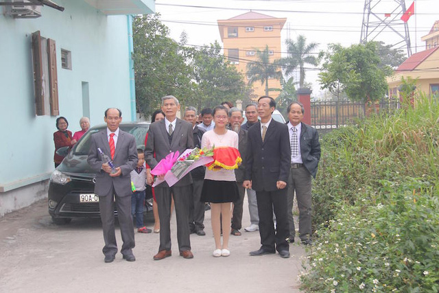 chu re 73 tuoi ruoc co dau 70 trong ngay dau nam moi cuoi