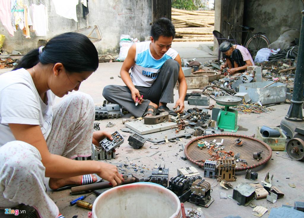lang nghe mo xac may bay im ang sau vu no khien 2 nguoi chet