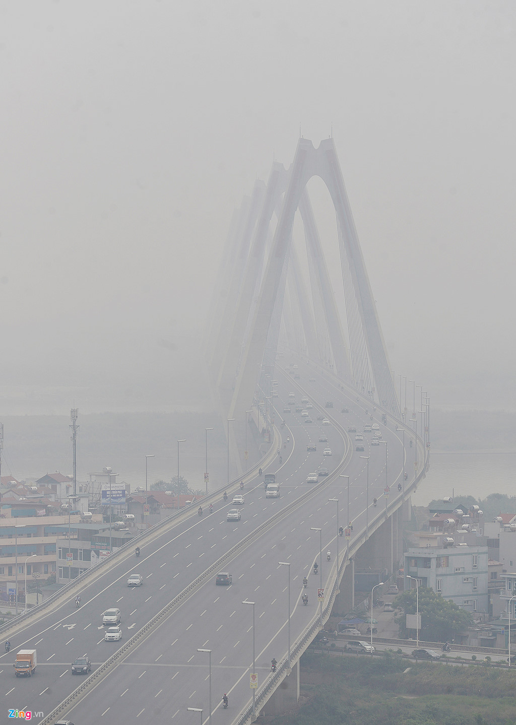 suong mu bao phu ha noi ca ngay lan dem