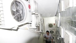 Phạt Mường Thanh 800 ngàn đồng vì để cục nóng lạnh trên cầu thang