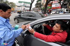 'Đi ôtô thì phải chấp nhận phí gửi xe cao'