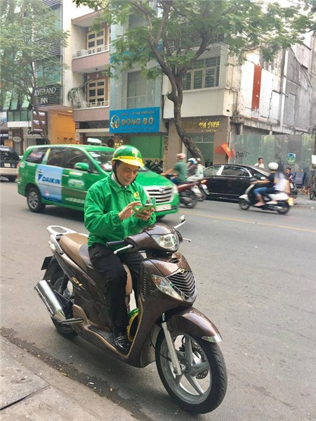 chu tich mai linh ho huy chay xe om cong nghe