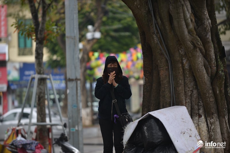 nguoi ha noi co ro trong gia ret te tai