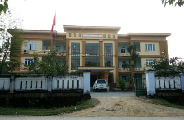 huyen ngheo tiep khach hang tram trieu ky luat giam doc