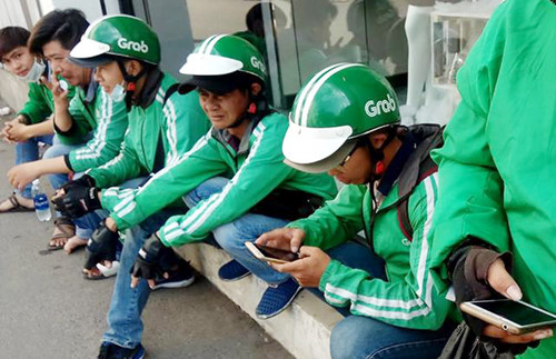 hang tram tai xe grabbike dinh cong tat ung dung phan doi chiet khau tang cao