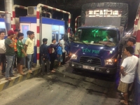 tien si pham sanh tram bot hua giam phi la la du keo con nit
